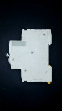 C32 Schneider Electric iC60H 32A Circuit Breaker (1 Pole, 6000A Breaking Capacity)
