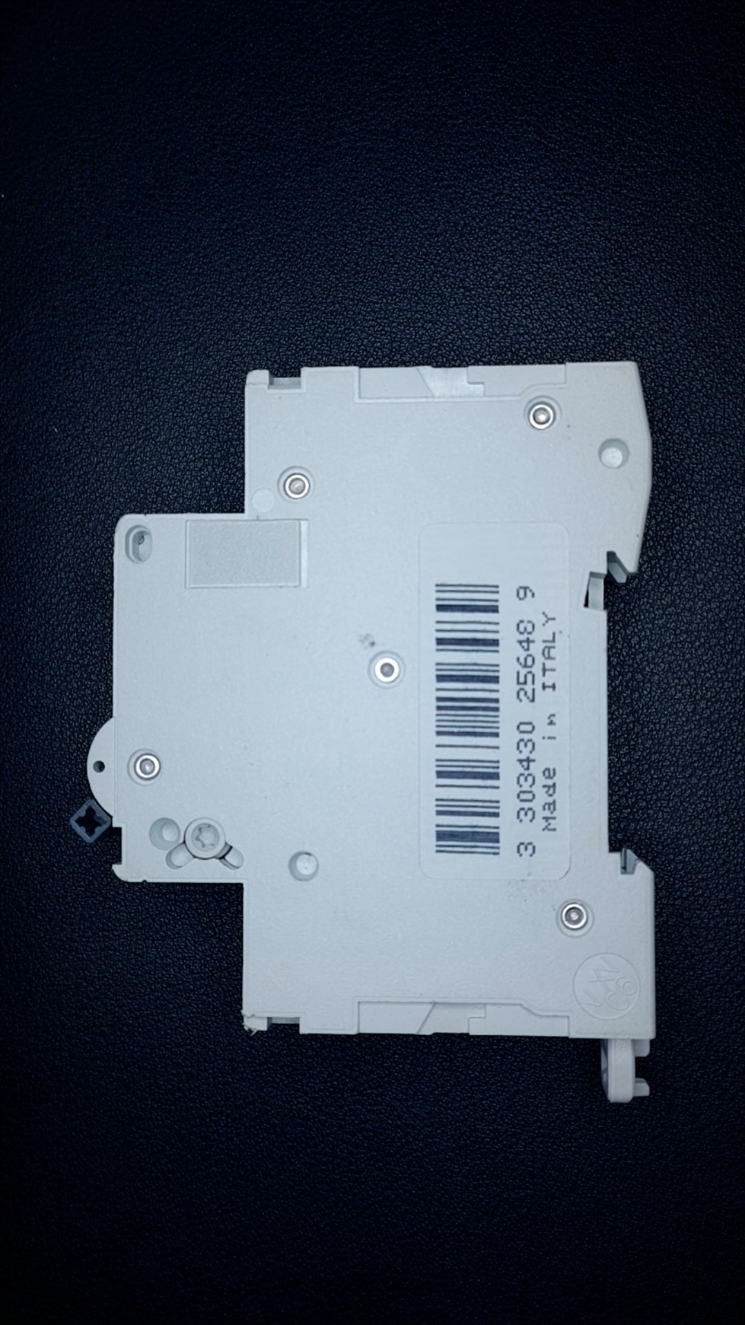 C32 Schneider Electric C60HC 32A Circuit Breaker