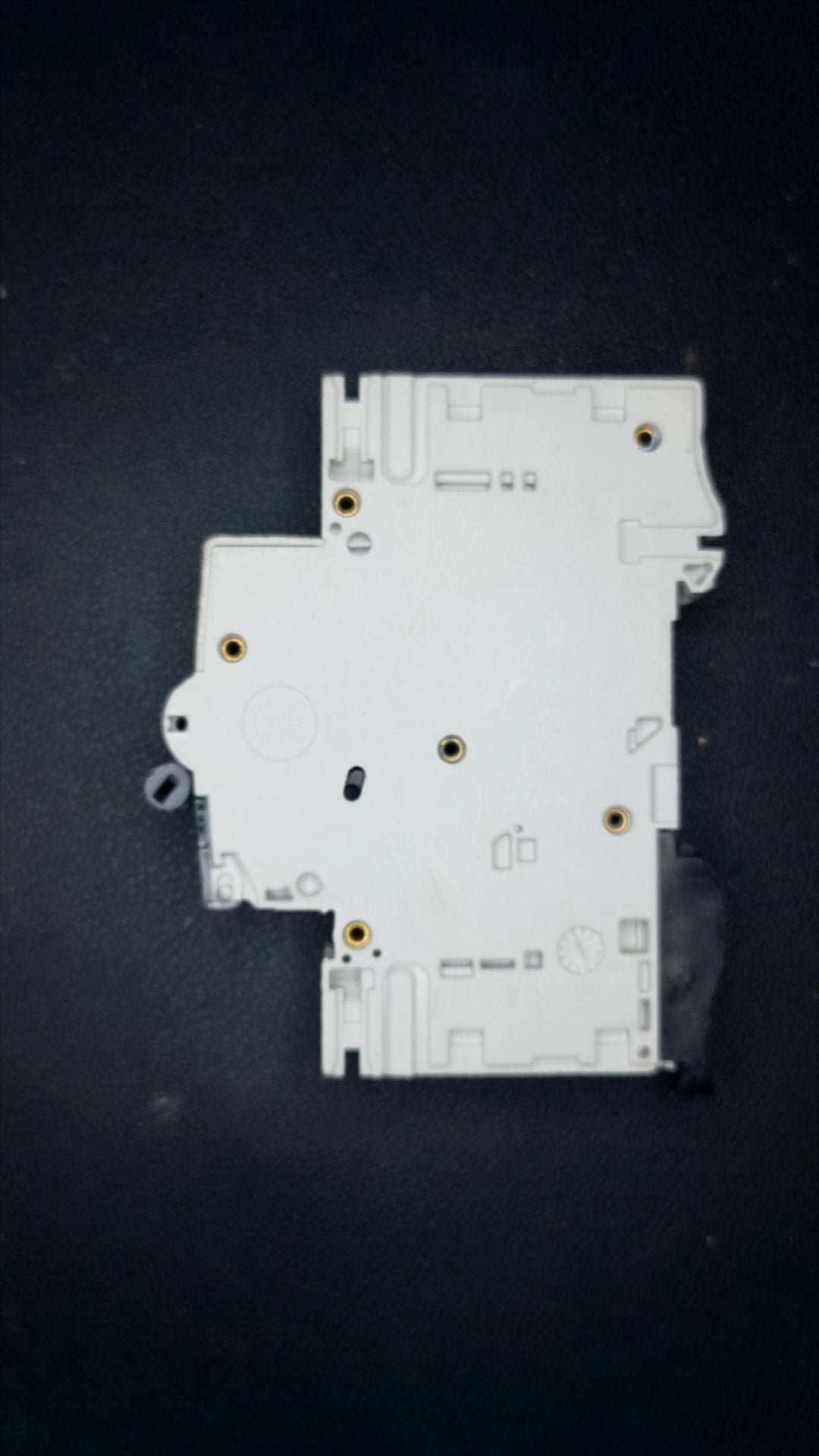 C32 GE EP61 32A 3-Pole Circuit Breaker (6000A Breaking Capacity)