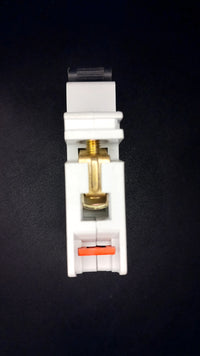 B32 Wylex NSB32 B32 MCB Series 3 (offset top terminal)