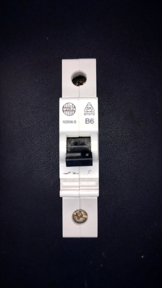 B6 Wylex NSB06-B 6A Circuit Breaker