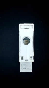 C32 Schneider Electric iC60H 32A Circuit Breaker (1 Pole, 6000A Breaking Capacity)