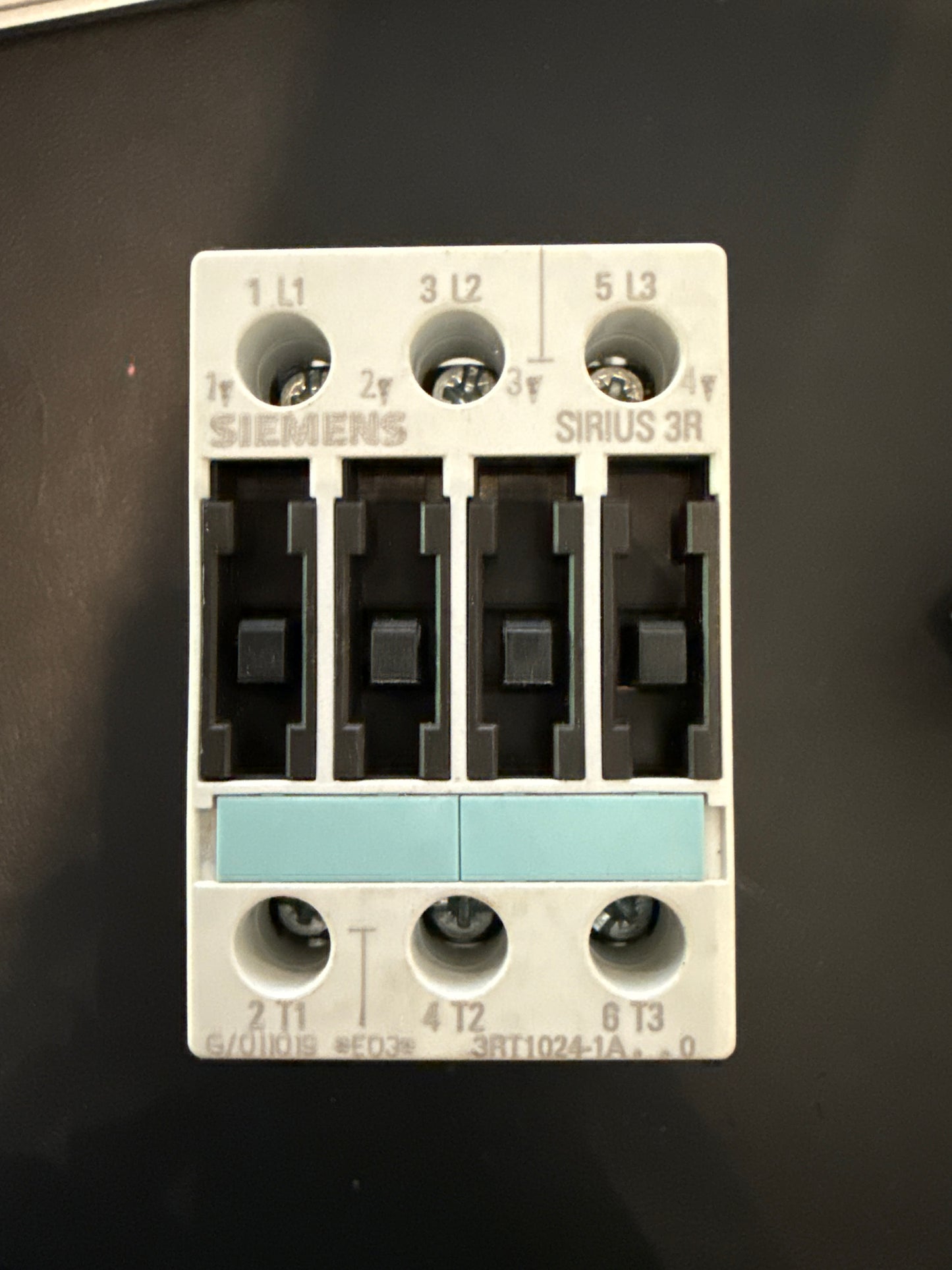 Siemens 3RT1024-1AP00 Contactor (NEW Original Packaging)