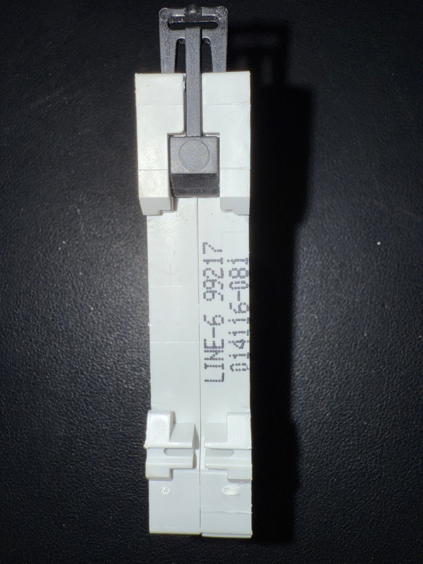 B16 Steeple Series E B16 16A (1-Pole, 6000A)