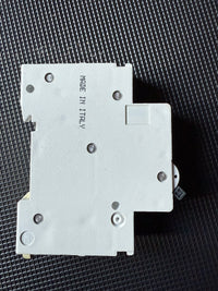 B32 SQUARE D 32 AMP (Curve B, 6kA) MCB Circuit Breaker DOMAE DOM32B6