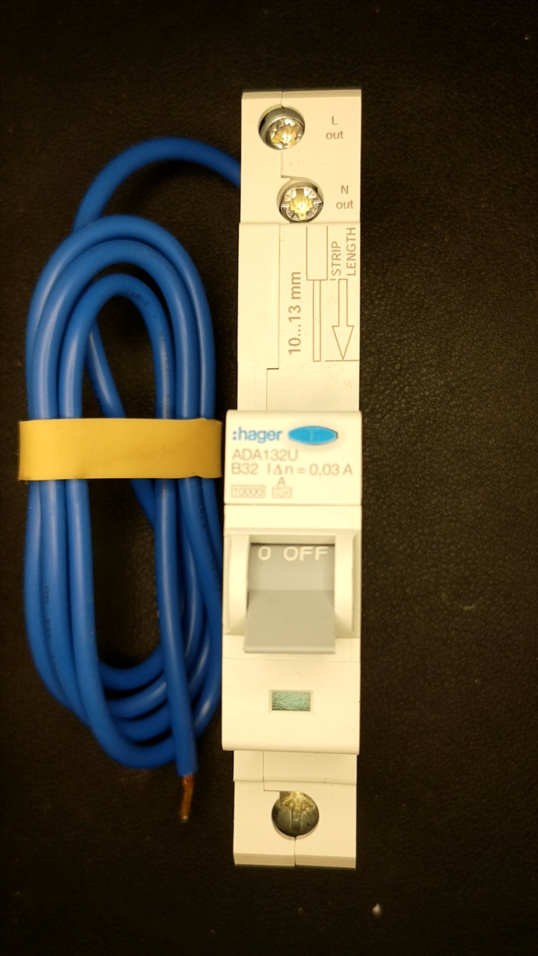 C32 Hager ADA132U 32 NEW