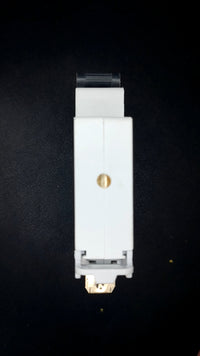 B32 Crabtree 61/B32 32A Offset Top Screw Circuit Breaker