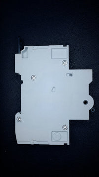 B32 Memera AD328 32A b32 Circuit Breaker