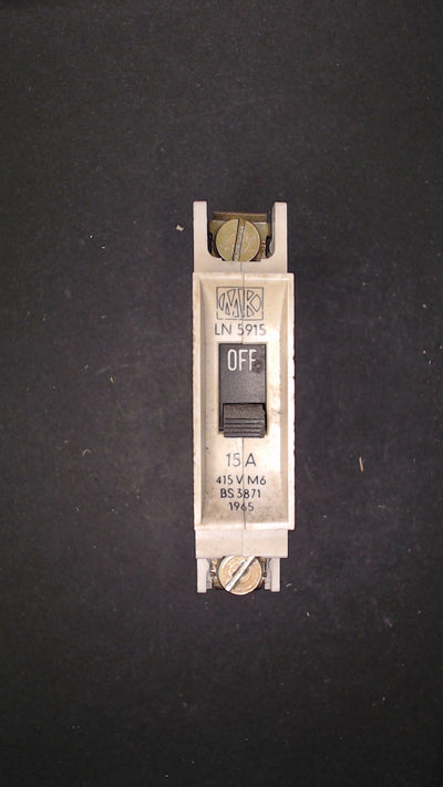 MK LN5915 15A MCB