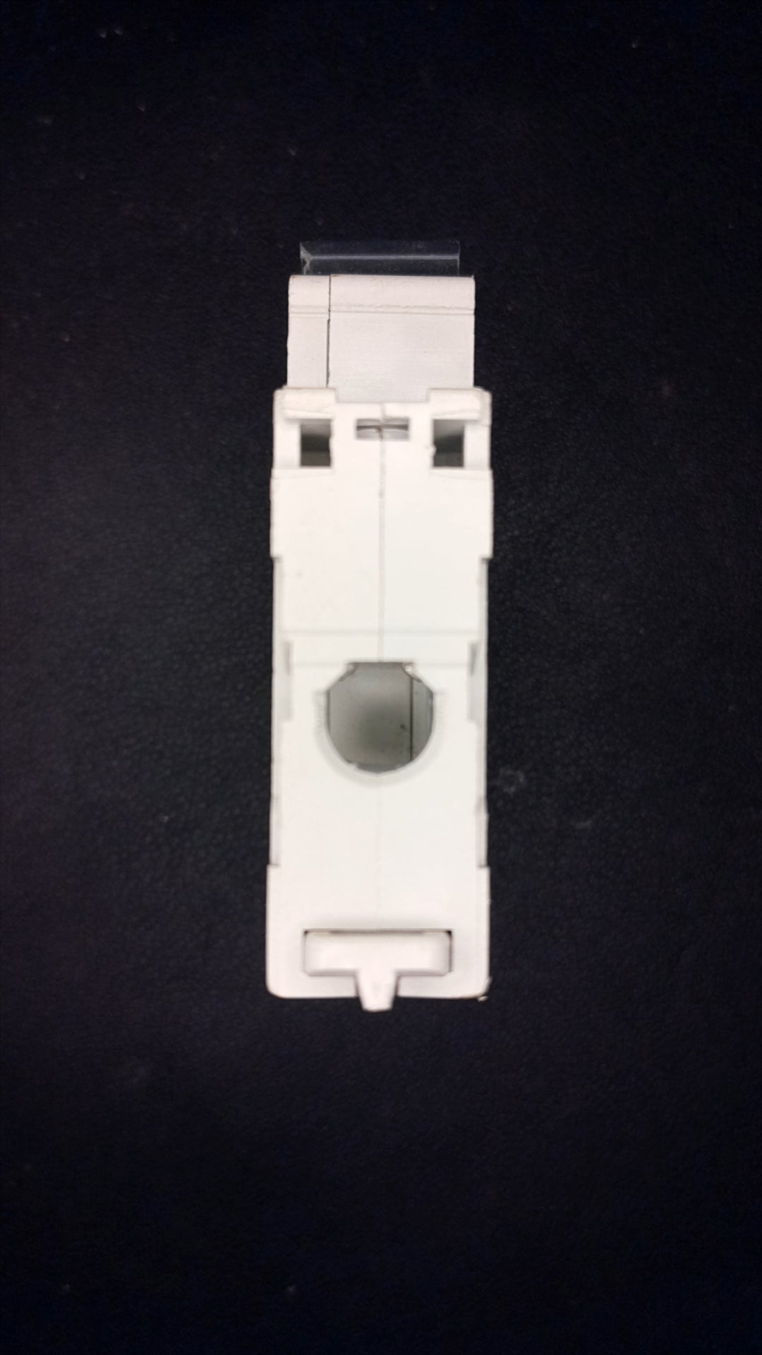 C32 Schneider 25704 32A