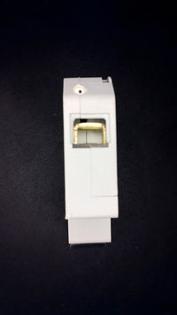 B10 Wylex NSB10 10A Series 3 MCB (center top terminal)