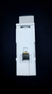 B32 Memera AD328 32A b32 Circuit Breaker