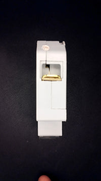 B16 Wylex NSB16 16A Series 3 MCB (center top terminal)