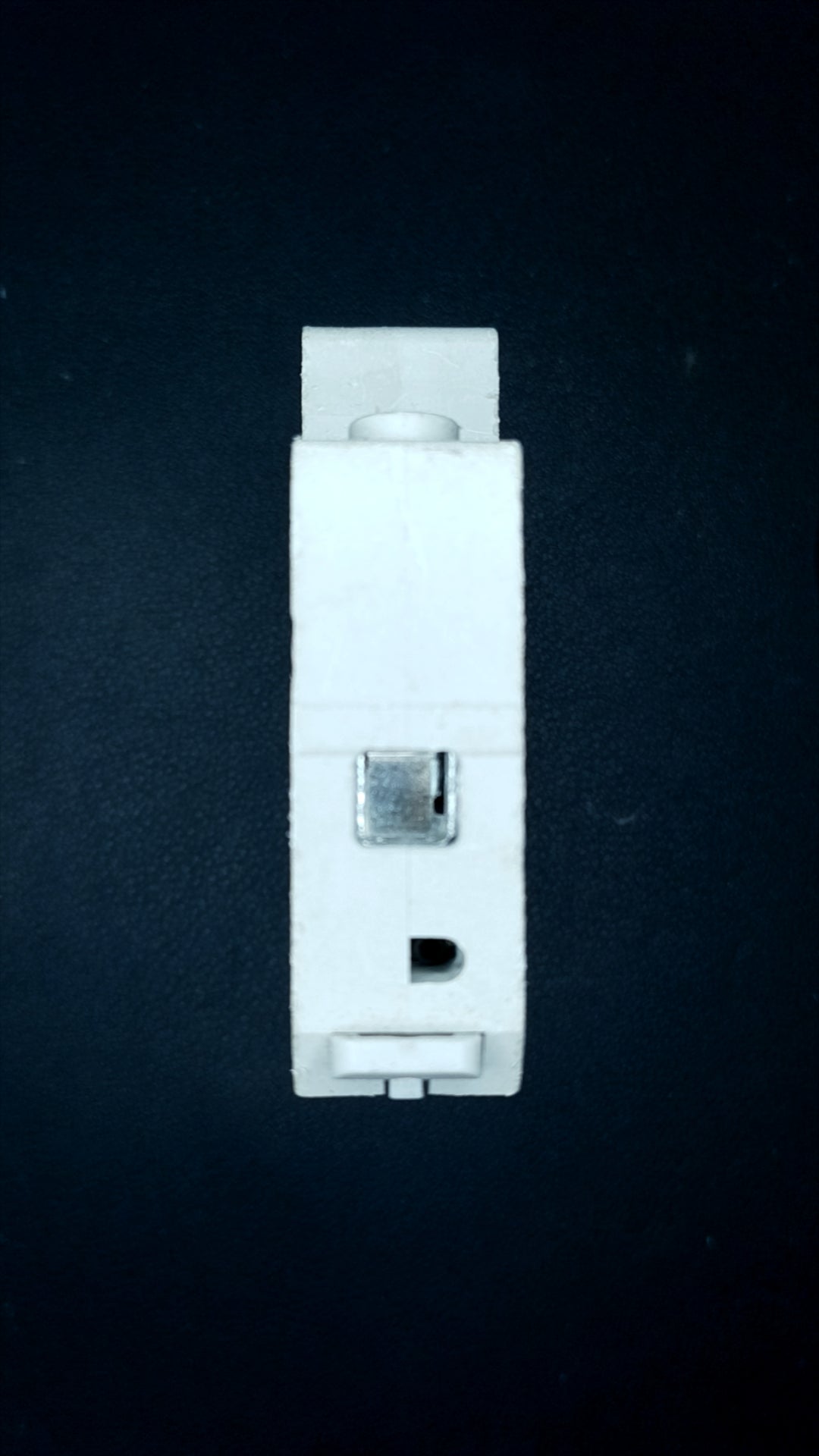 B6 Lewden 6A Circuit Breaker (1 Pole, 6000A Capacity)