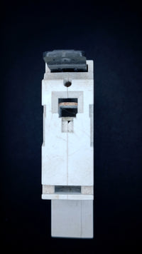 B32 Memera AD328 32A b32 Circuit Breaker