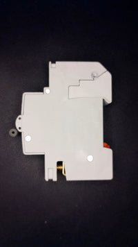 B32 Wylex NSB32 B32 MCB Series 3 (offset top terminal)