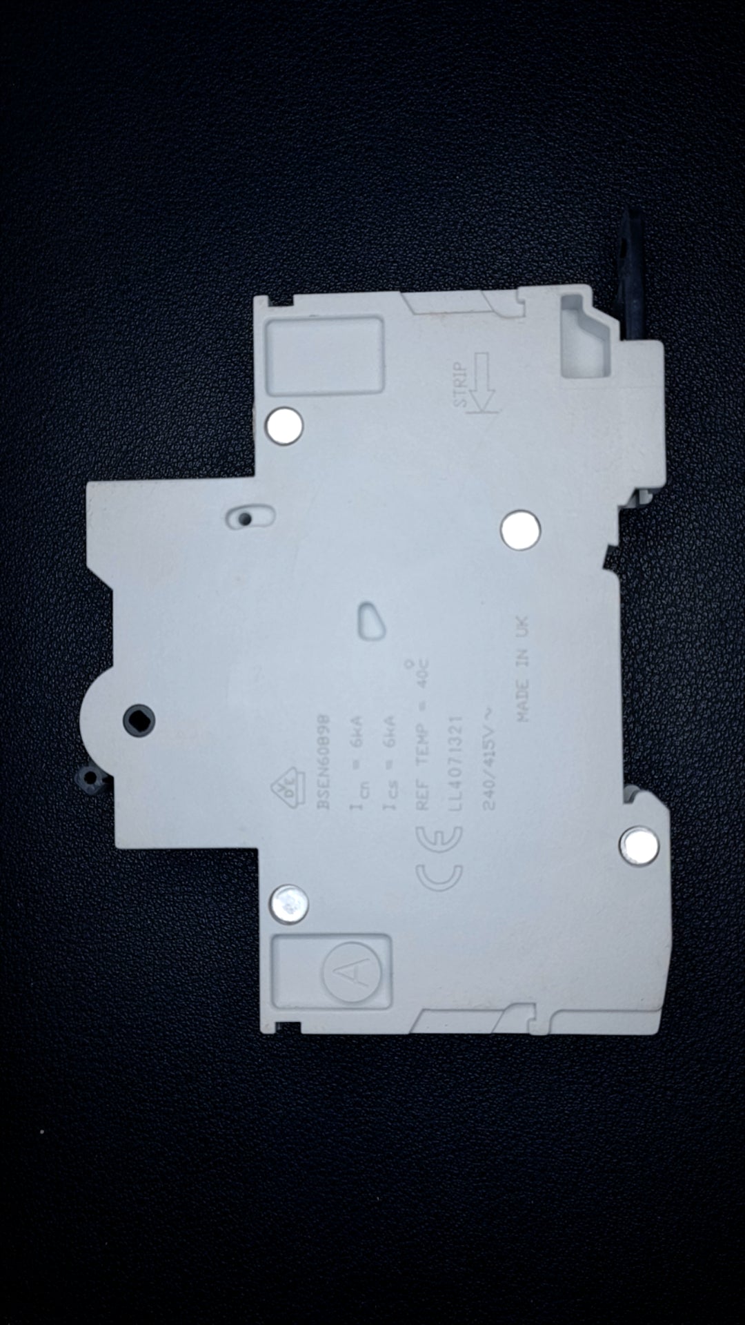 B32 Memera AD328 32A b32 Circuit Breaker