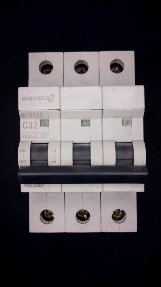 C32 MEMSHIELD 2 MCH332 32A Circuit Breaker