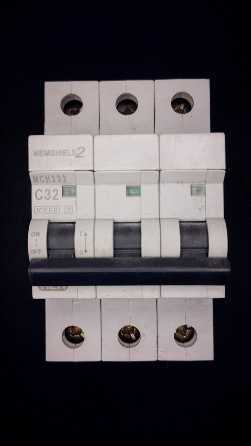 C32 MEMSHIELD 2 MCH332 32A Circuit Breaker